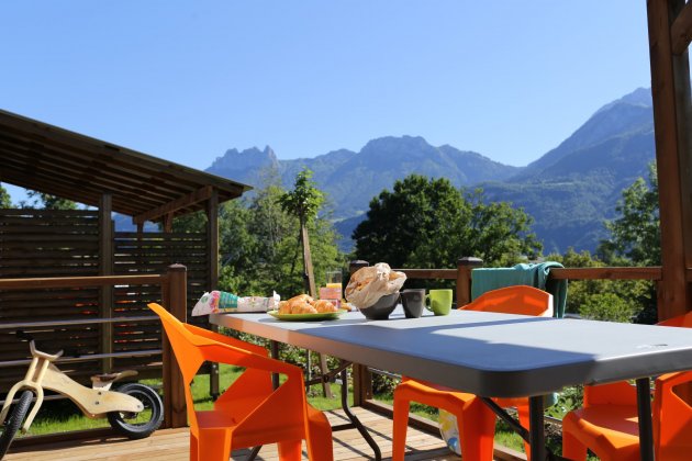 Relax table view Camping Les Fontaines