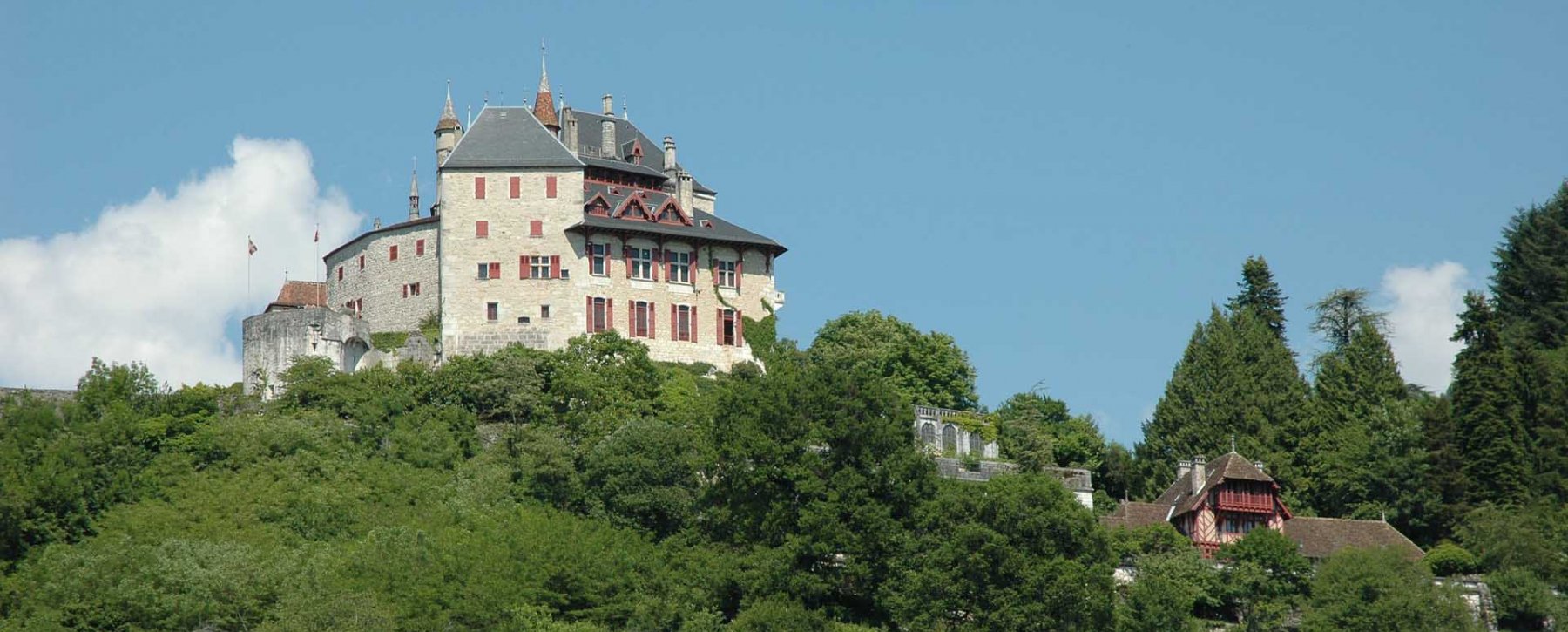 Chateau de Menthon Saint Bernard: History, visit and prices