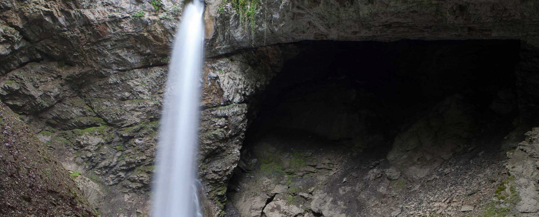 seythenex grot en waterval