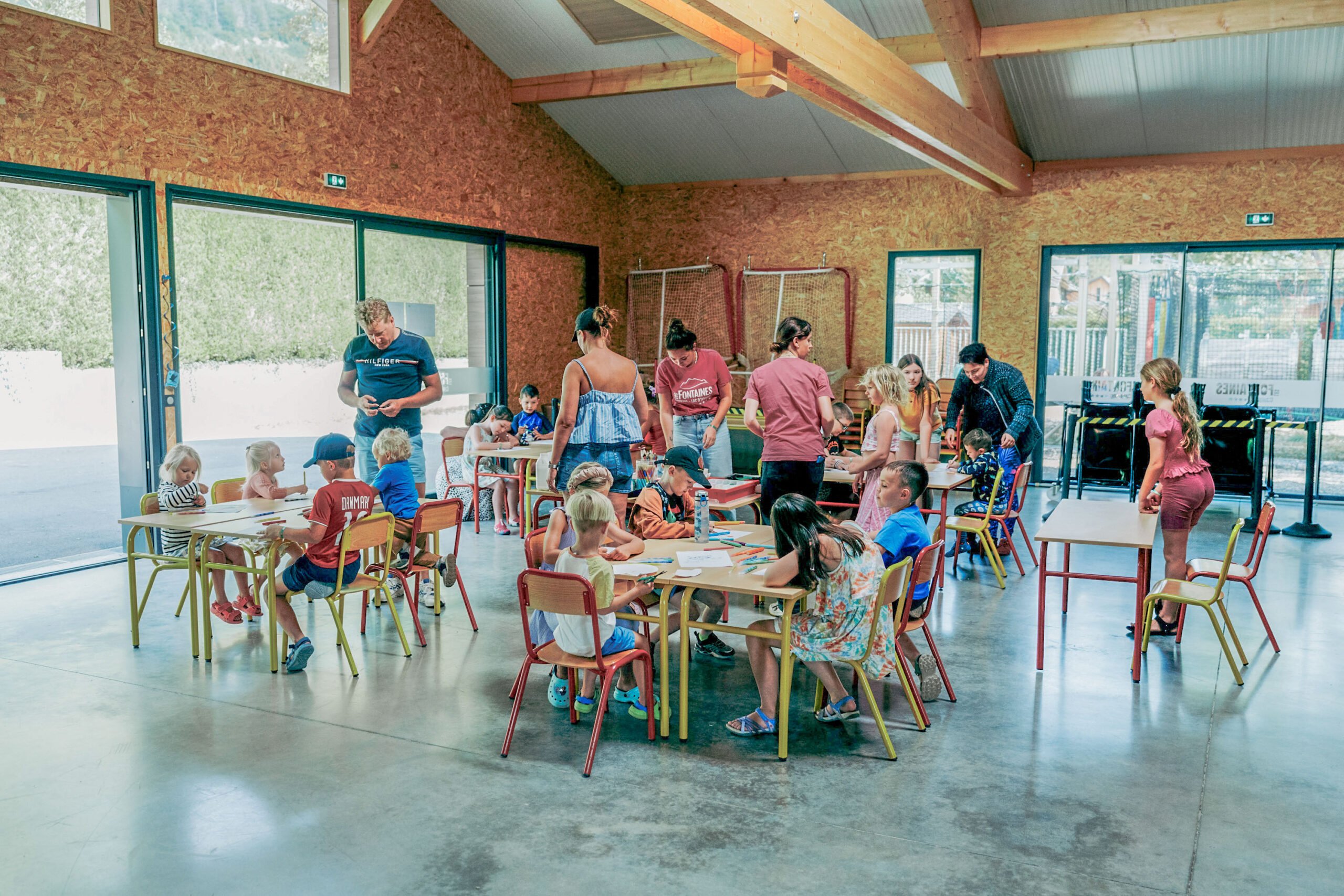 Animateure und Aktivitäten für Kinder am See von Annecy