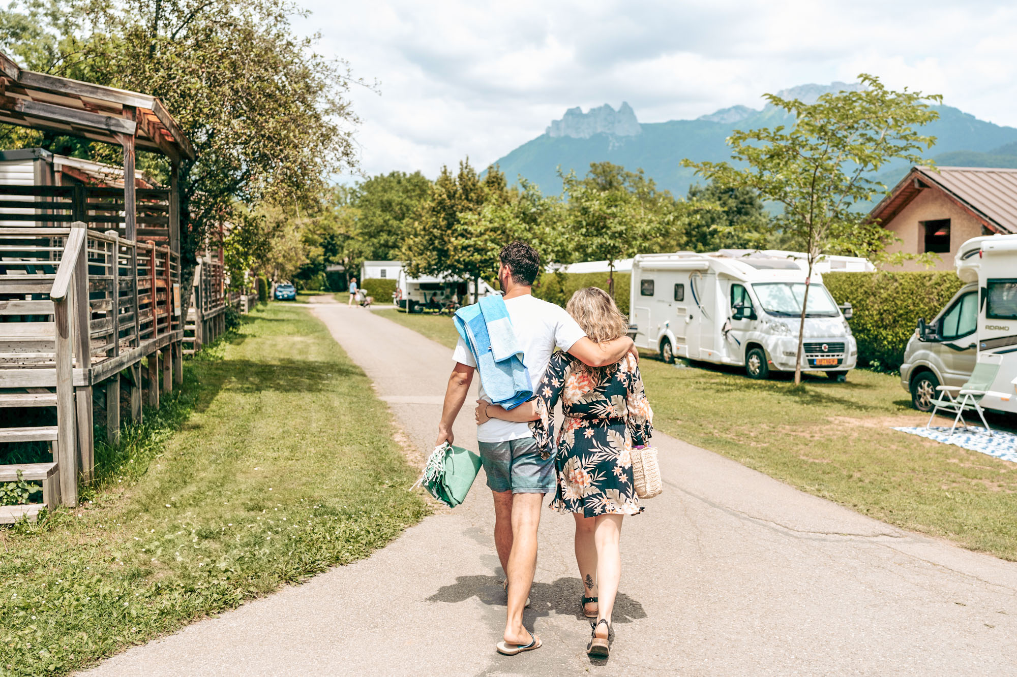 paar im urlaub camping les fontaines doussard