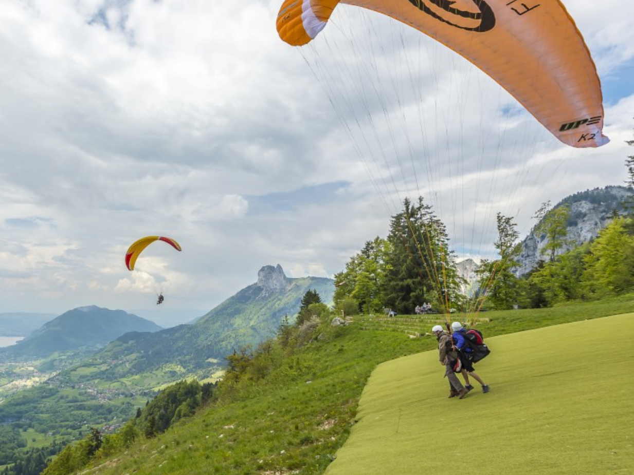 paragliding annecy