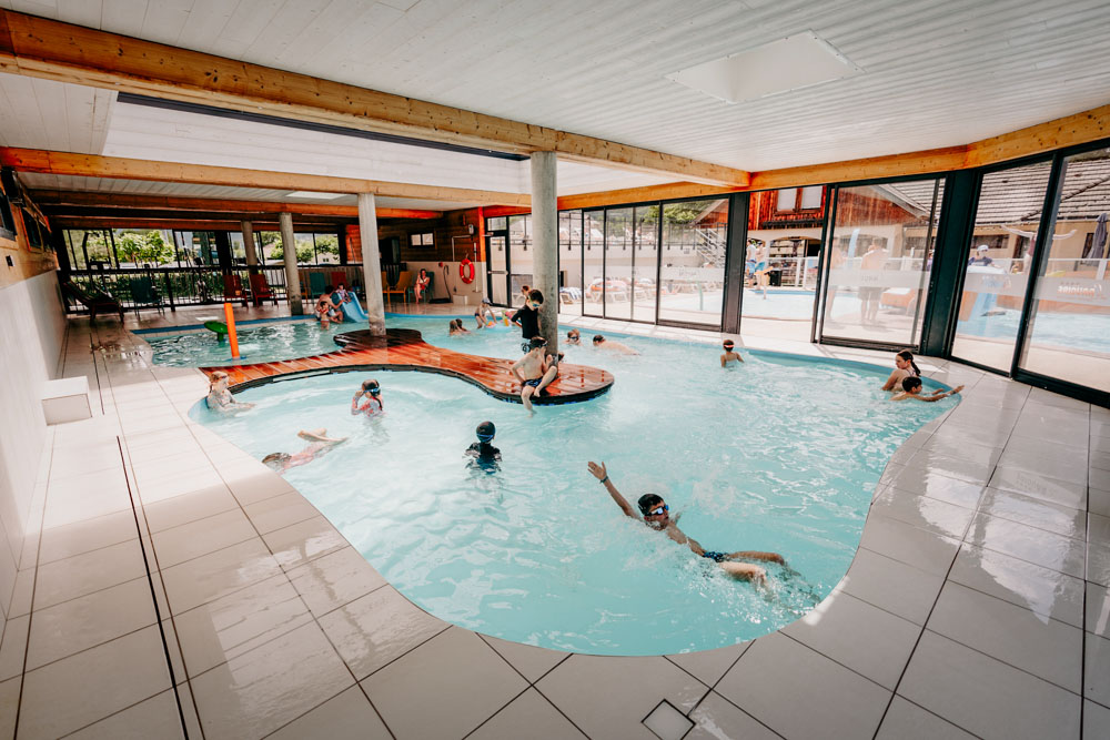 piscine interieure camping laravoire annecy 1