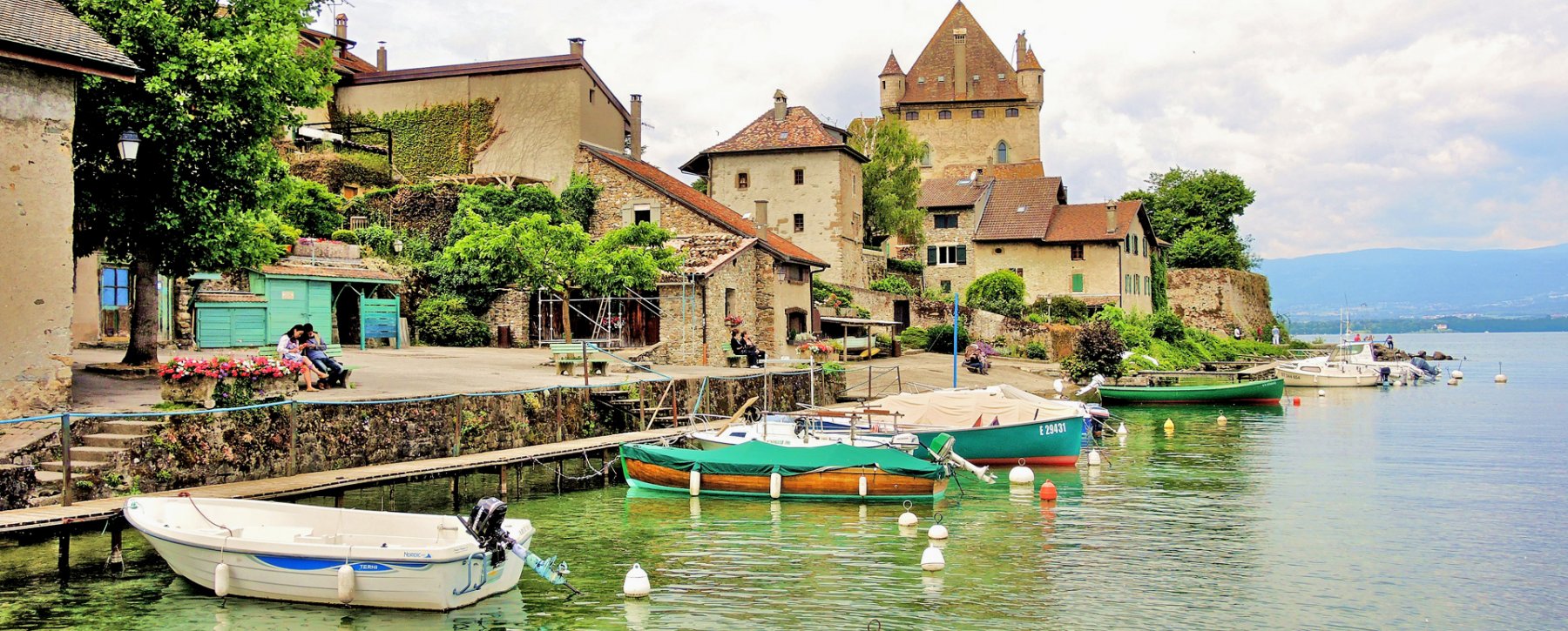 panorama van de regio yvoire vanuit port espirat