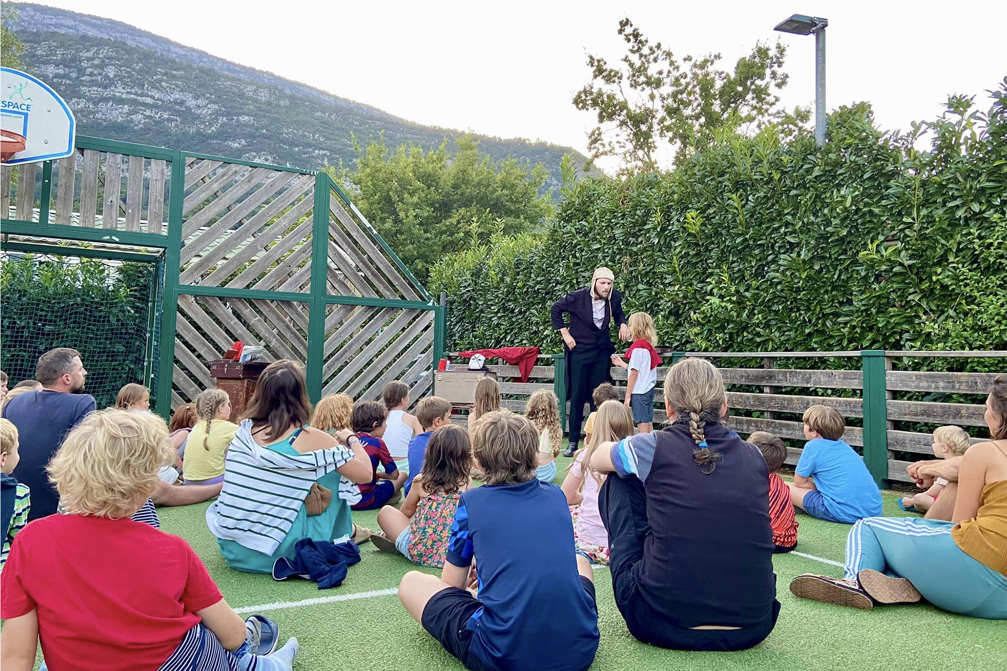 spectacle pour les enfants camping lo velajo