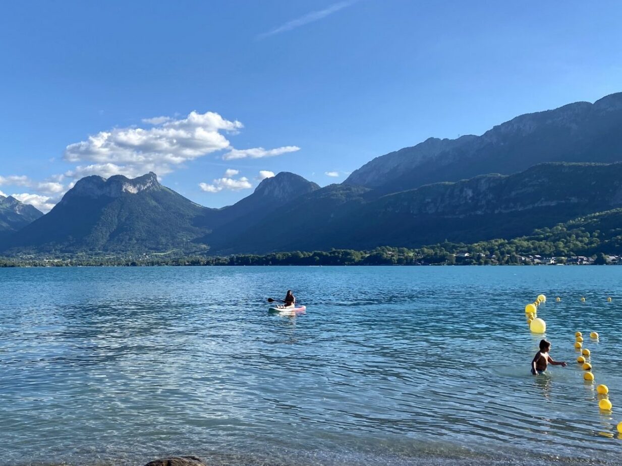 nager en lac